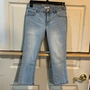 Women’s size 6 petite jean capris